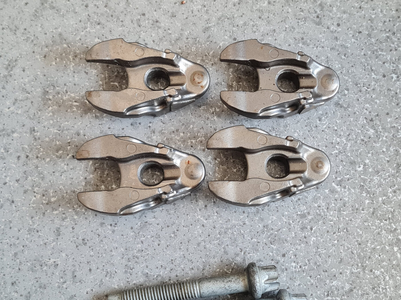 Degvielas smidzinātāja sprauslas turētājs priekš FORD FOCUS 2016 3 Degvielas smidzinātāja sprauslas turētājs priekš FORD FOCUS 2016