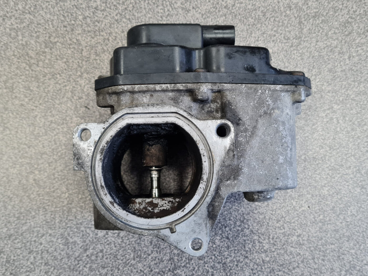 EGR vārsts priekš VW GOLF 5 2006 2 EGR vārsts priekš VW GOLF 5 2006