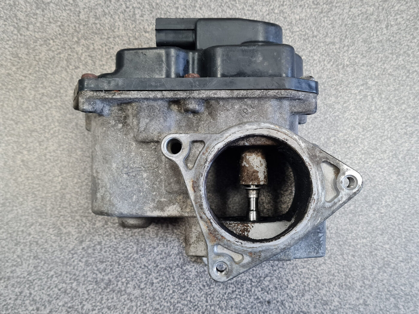 EGR vārsts priekš VW GOLF 5 2006 7 EGR vārsts priekš VW GOLF 5 2006