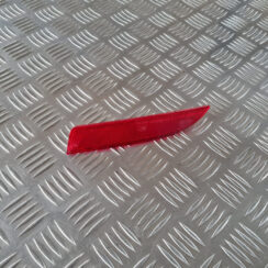 Aizmugurējais atstarotājs priekš SAAB 9-3 2009