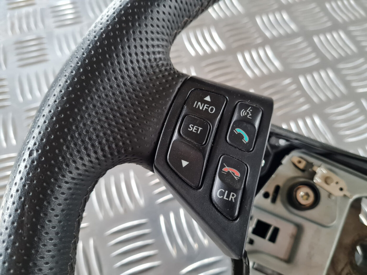 Stūre priekš SAAB 9-3 2009 15 Stūre priekš SAAB 9-3 2009