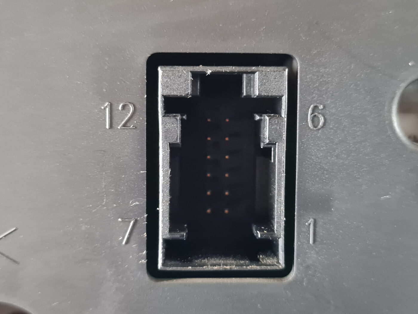 Spidometrs priekš SAAB 9-3 2009 6 Spidometrs priekš SAAB 9-3 2009