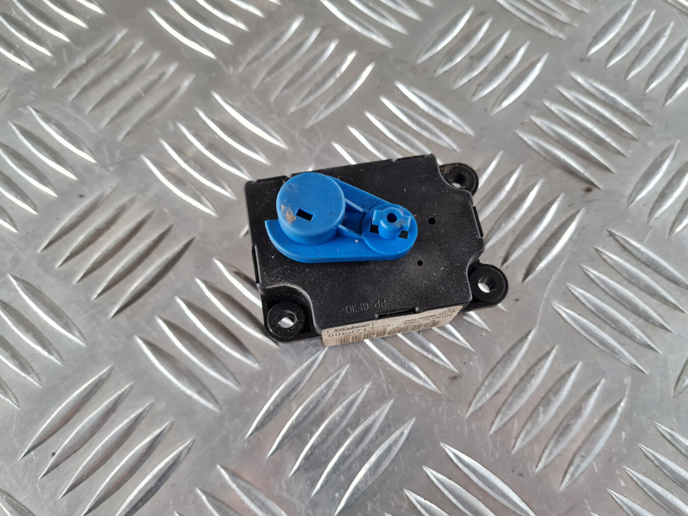 Apsildes sistēmas aktuators priekš SAAB 9-3 2009 2 Apsildes sistēmas aktuators priekš SAAB 9-3 2009