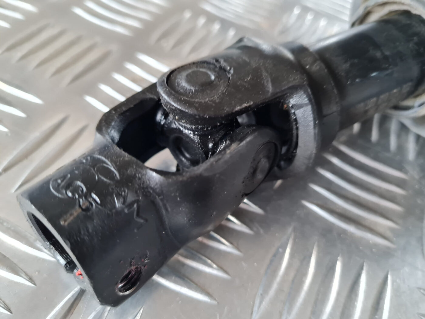 Stūres statnes kardāns priekš SAAB 9-3 2009 7 Stūres statnes kardāns priekš SAAB 9-3 2009