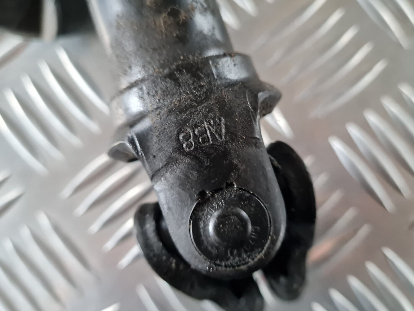 Stūres statnes kardāns priekš SAAB 9-3 2009 3 Stūres statnes kardāns priekš SAAB 9-3 2009