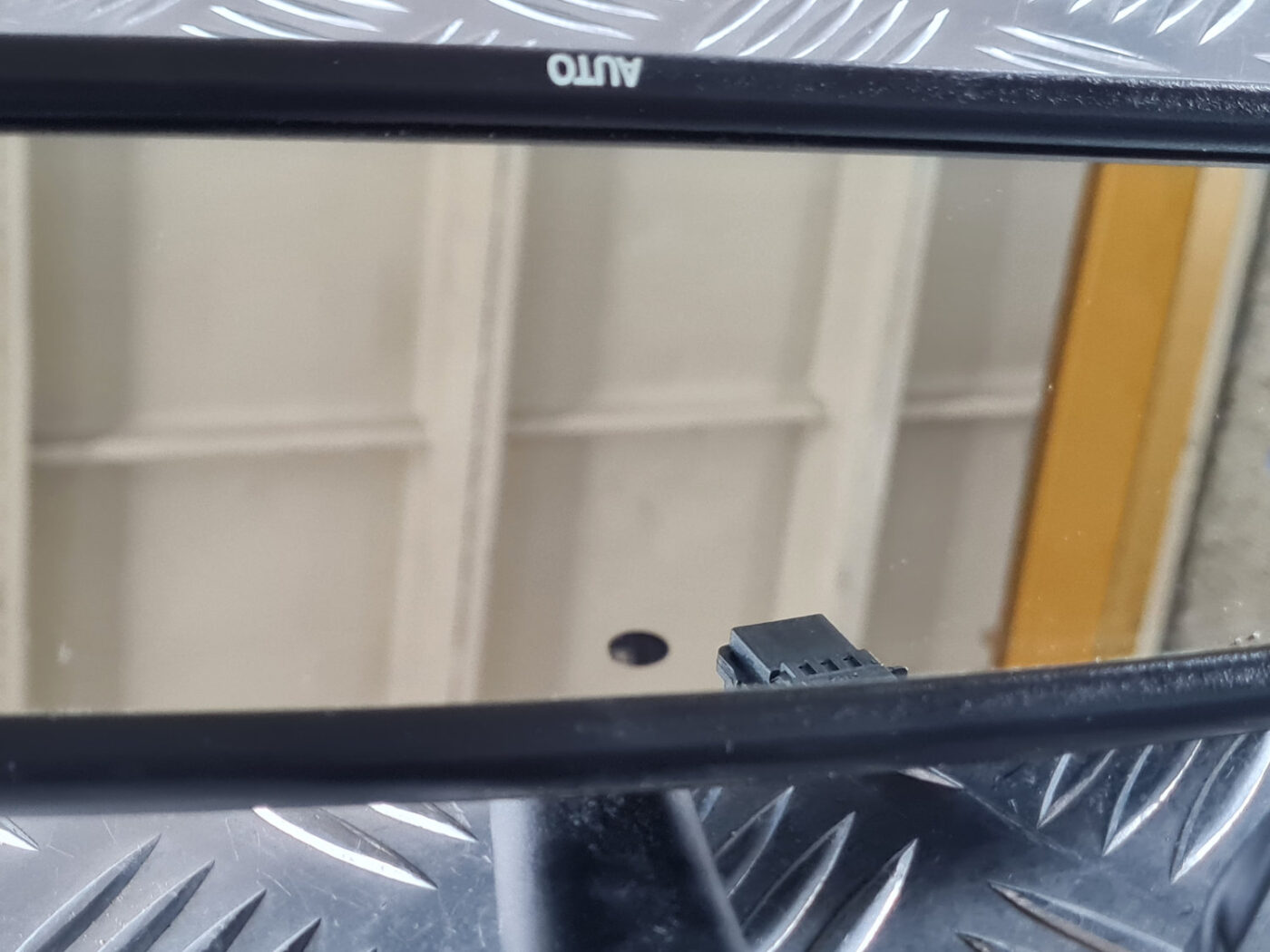 Salona atpakaļskata spogulis priekš SAAB 9-3 2009 7 Salona atpakaļskata spogulis priekš SAAB 9-3 2009