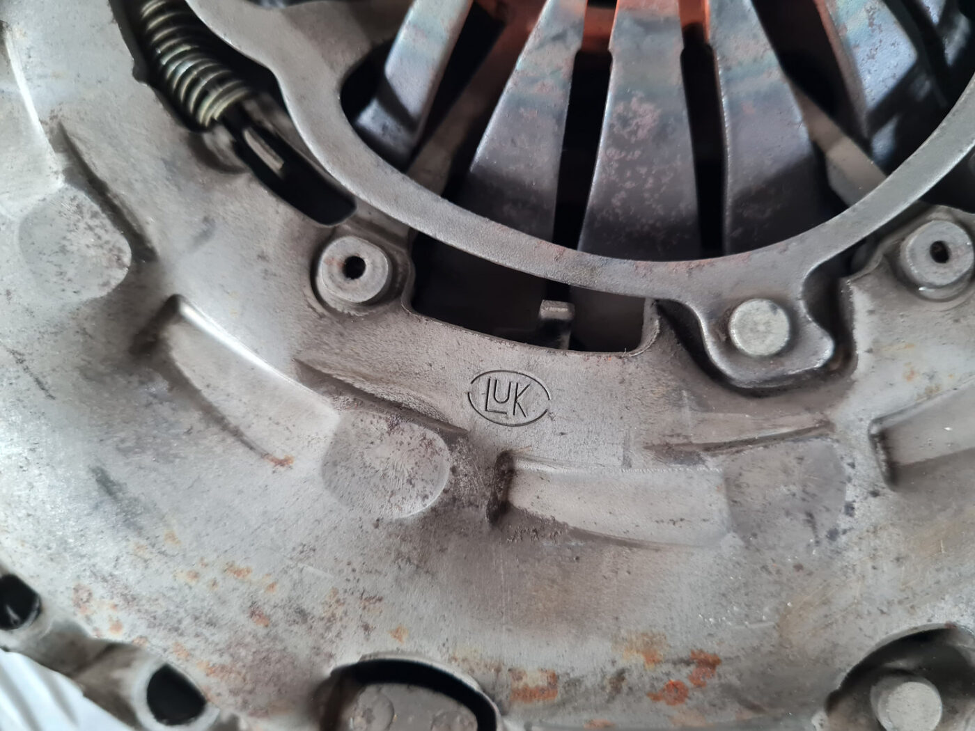 Sajūga komplekts priekš SAAB 9-3 2009 11 Sajūga komplekts priekš SAAB 9-3 2009