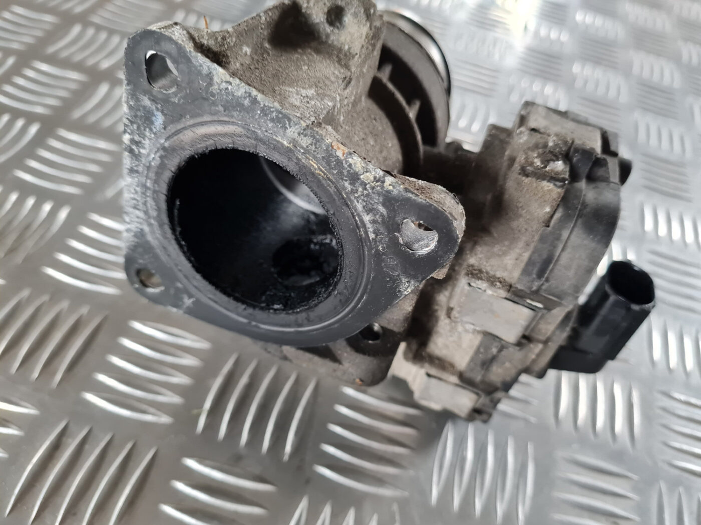 Droseļvārsts priekš SAAB 9-3 2009 5 Droseļvārsts priekš SAAB 9-3 2009