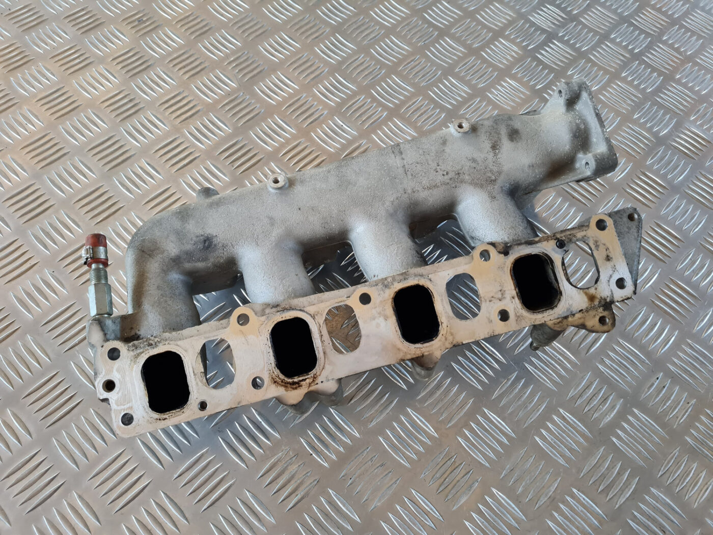 Ieplūdes kolektors priekš SAAB 9-3 2009 3 Ieplūdes kolektors priekš SAAB 9-3 2009