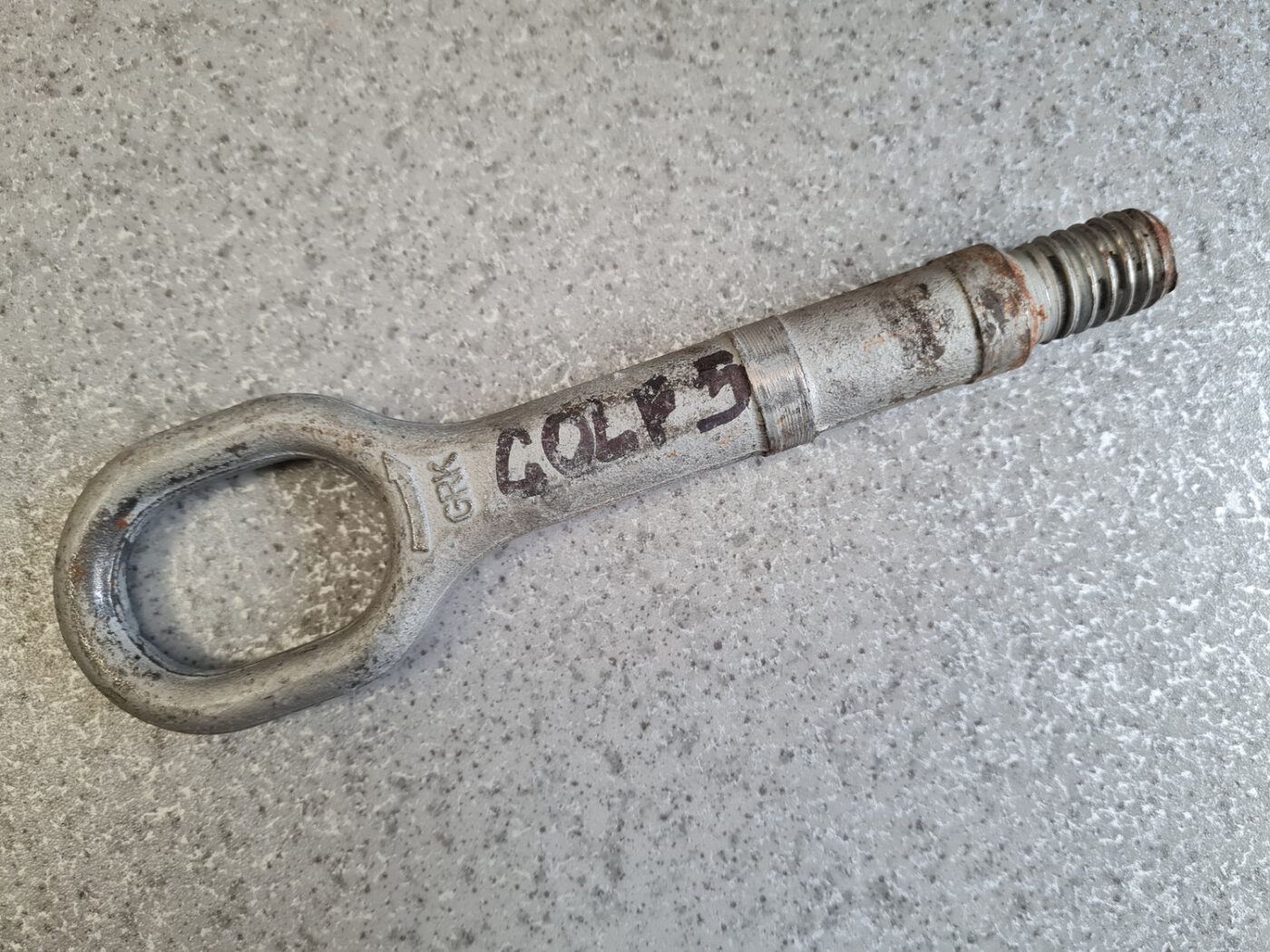 Vilkšanas āķis priekš VW GOLF 5 2006 2 Vilkšanas āķis priekš VW GOLF 5 2006