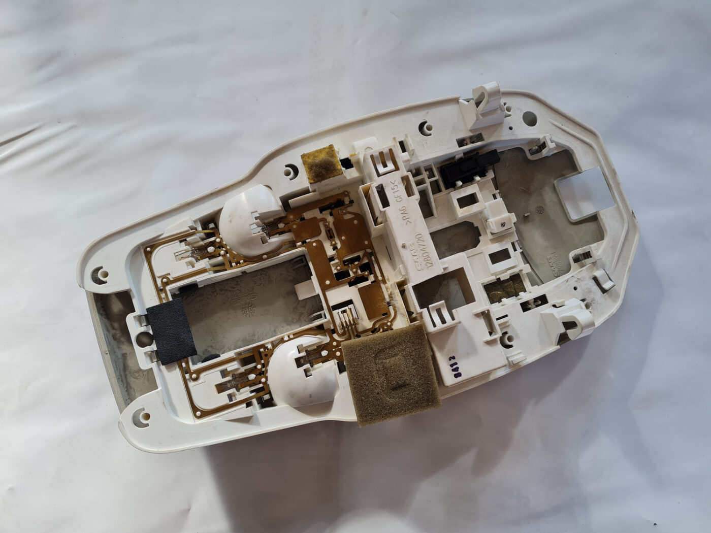 Salona apgaismojuma panelis priekš SAAB 9-3 2009 6 Salona apgaismojuma panelis priekš SAAB 9-3 2009