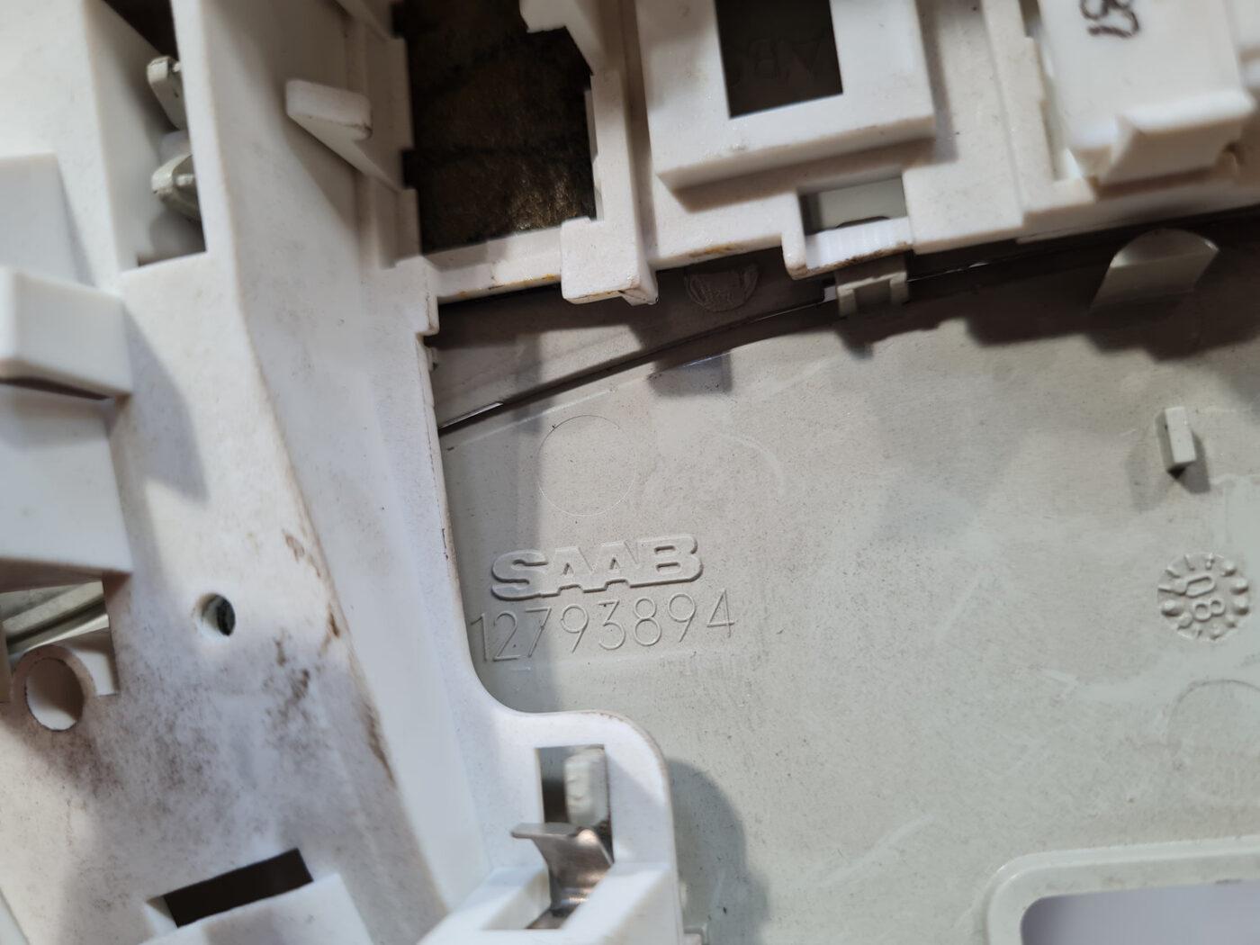 Salona apgaismojuma panelis priekš SAAB 9-3 2009 4 Salona apgaismojuma panelis priekš SAAB 9-3 2009