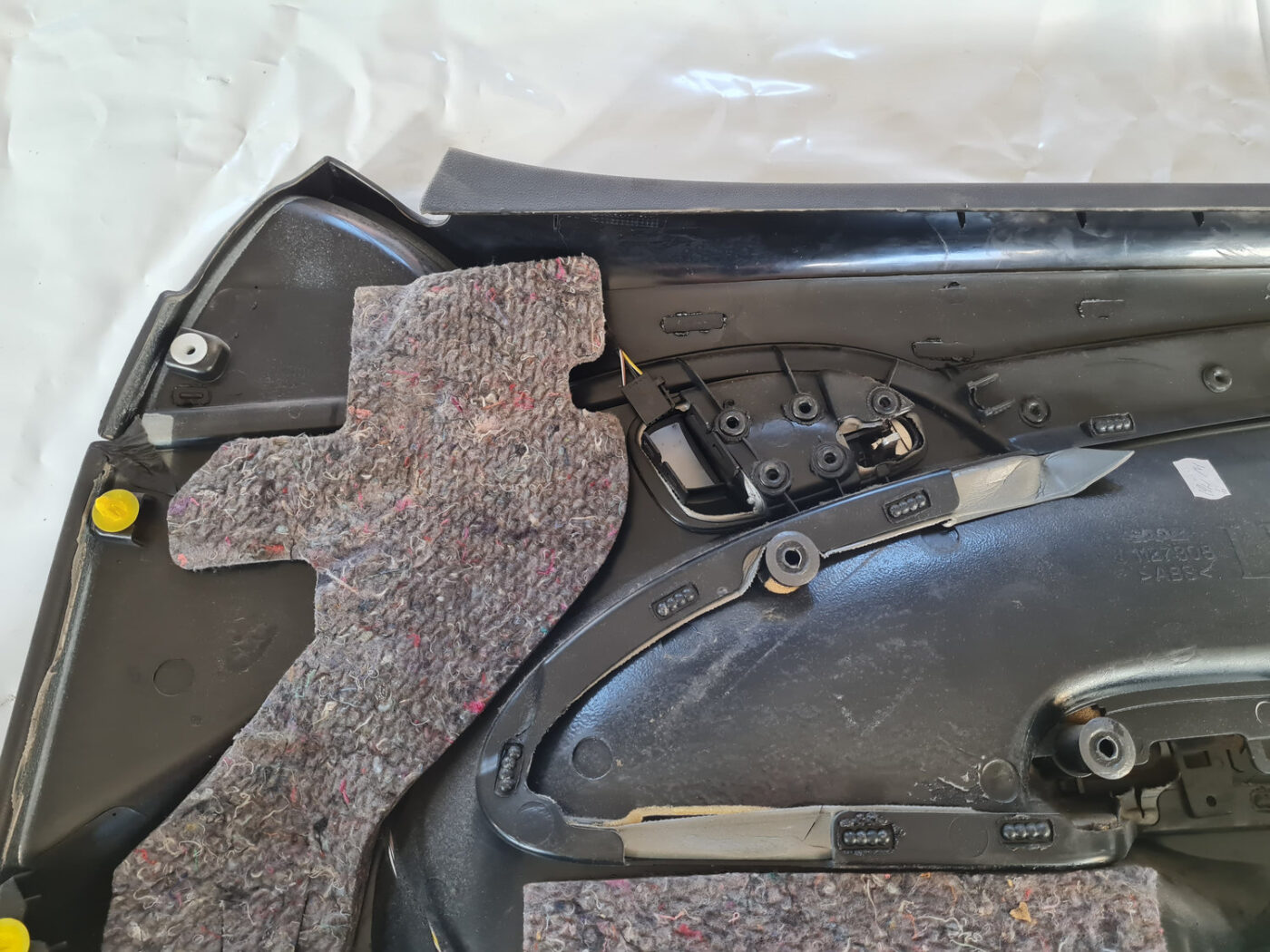 Priekšējo kreiso durvju apdare priekš SAAB 9-3 2009 5 Priekšējo kreiso durvju apdare priekš SAAB 9-3 2009