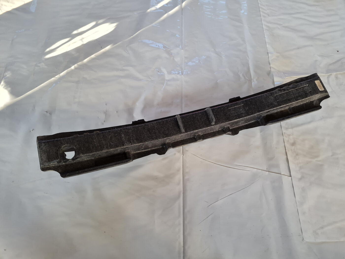 Priekšēja bufera putuplasts priekš SAAB 9-3 2009 4 Priekšēja bufera putuplasts priekš SAAB 9-3 2009