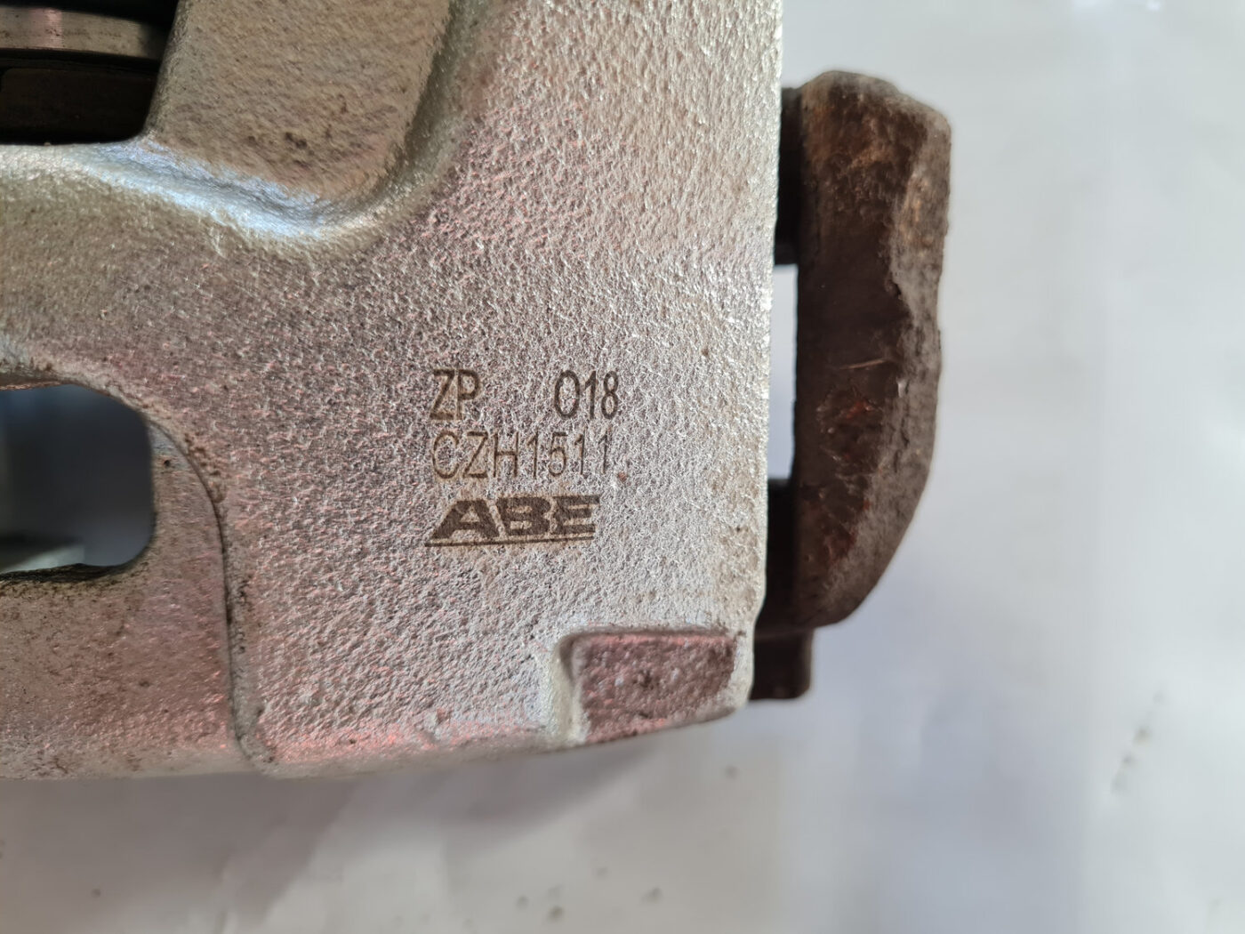 Priekšējais labais suports priekš SAAB 9-3 2009 4 Priekšējais labais suports priekš SAAB 9-3 2009