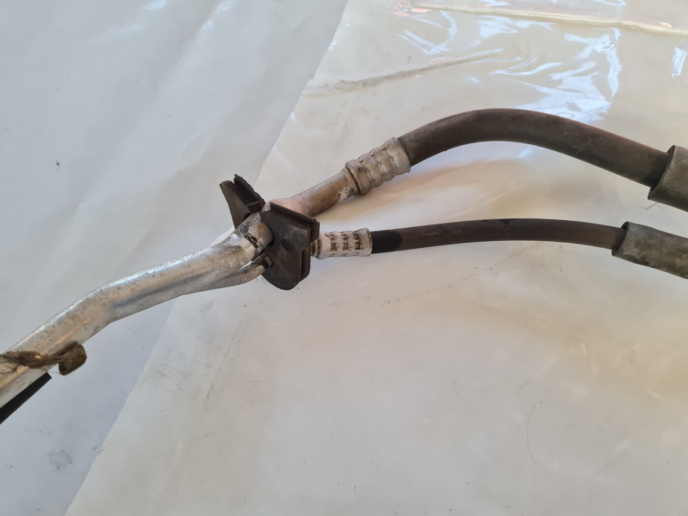 Gaisa kondicioniera galvenā caurule priekš SAAB 9-3 2009 4 Gaisa kondicioniera galvenā caurule priekš SAAB 9-3 2009