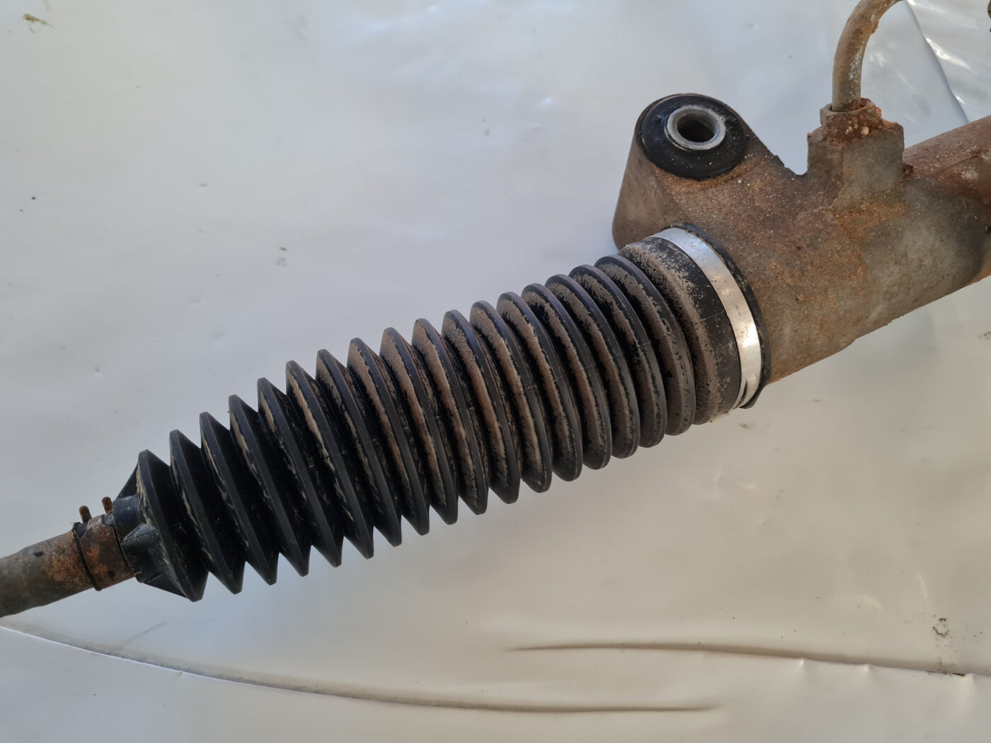 Stūres mehānisms priekš SAAB 9-3 2009 11 Stūres mehānisms priekš SAAB 9-3 2009