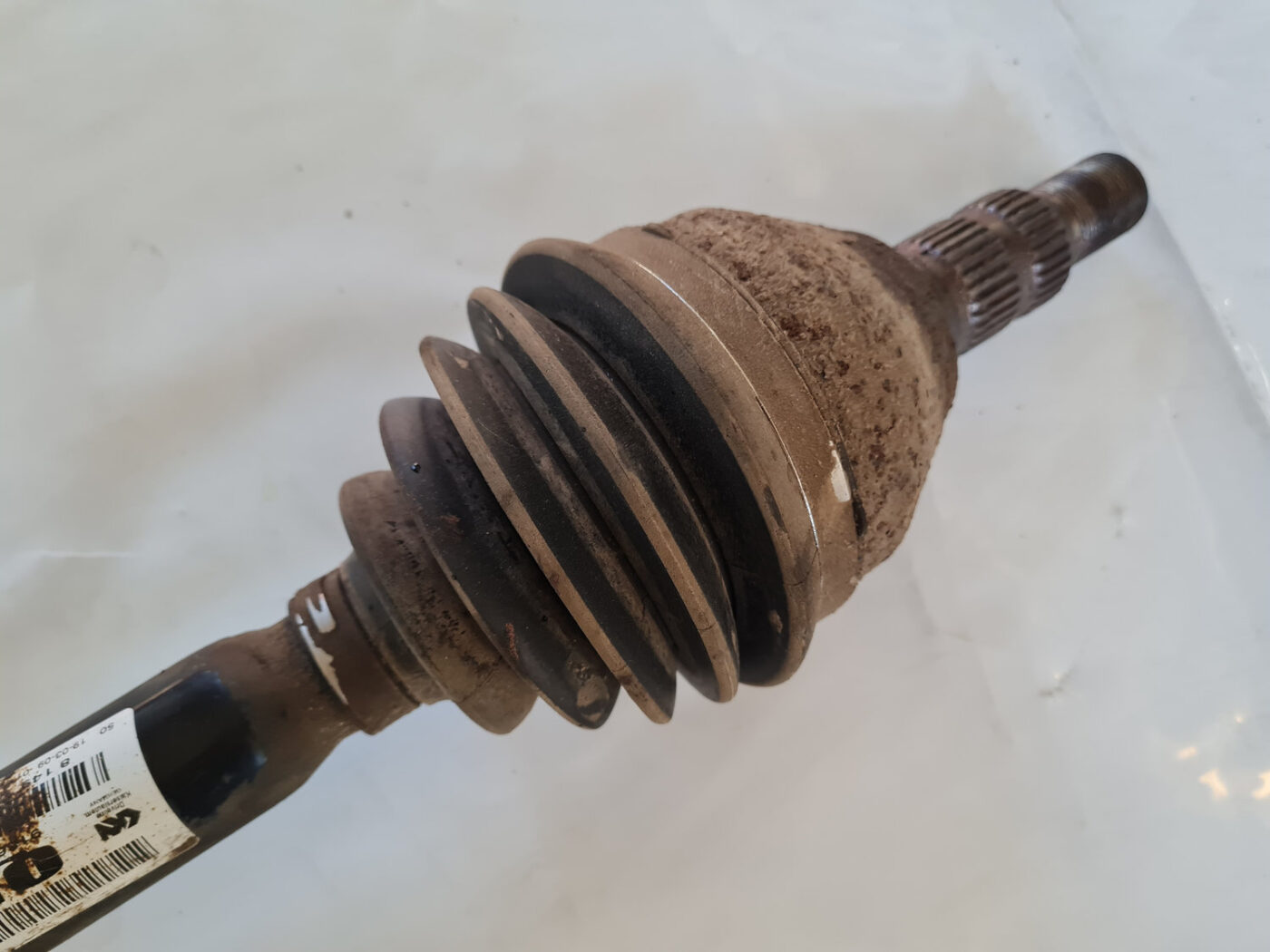 Pusass priekšēja labā priekš SAAB 9-3 2009 2 Pusass priekšēja labā priekš SAAB 9-3 2009