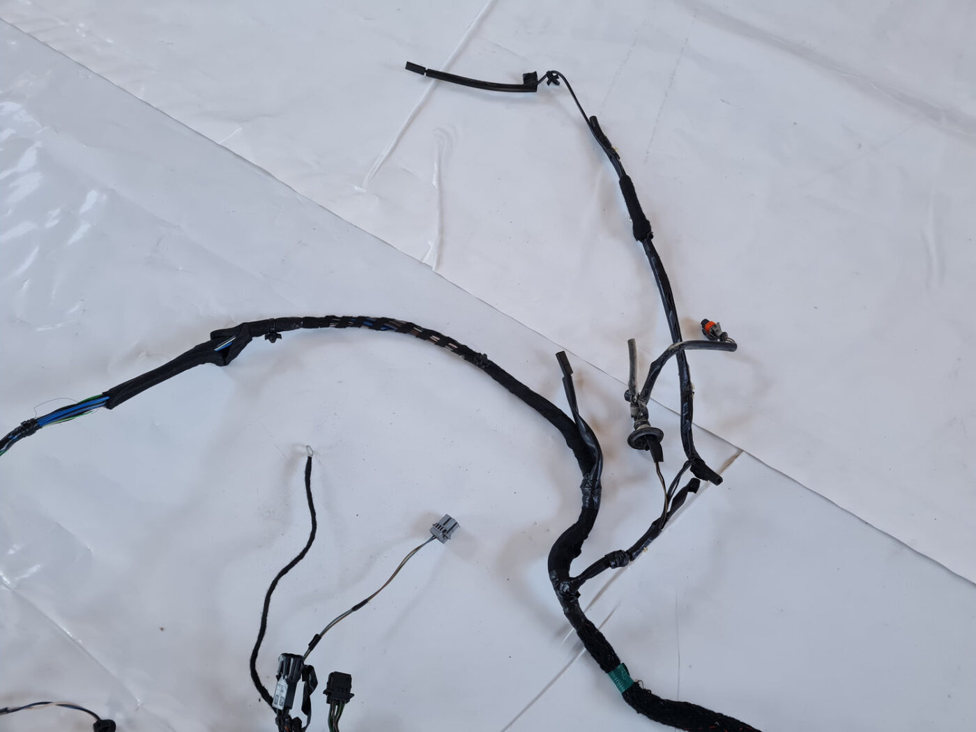 Bagažnieka vāka vadi priekš SAAB 9-3 2009 6 Bagažnieka vāka vadi priekš SAAB 9-3 2009