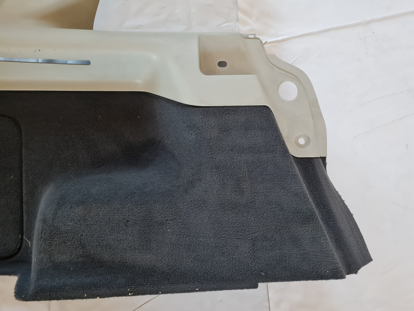 Bagāžnieka nodalījuma sānu apdare priekš SAAB 9-3 2009 2 Bagāžnieka nodalījuma sānu apdare priekš SAAB 9-3 2009