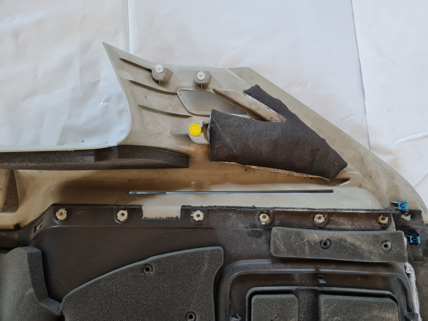 Bagāžnieka nodalījuma sānu apdare priekš SAAB 9-3 2009 4 Bagāžnieka nodalījuma sānu apdare priekš SAAB 9-3 2009