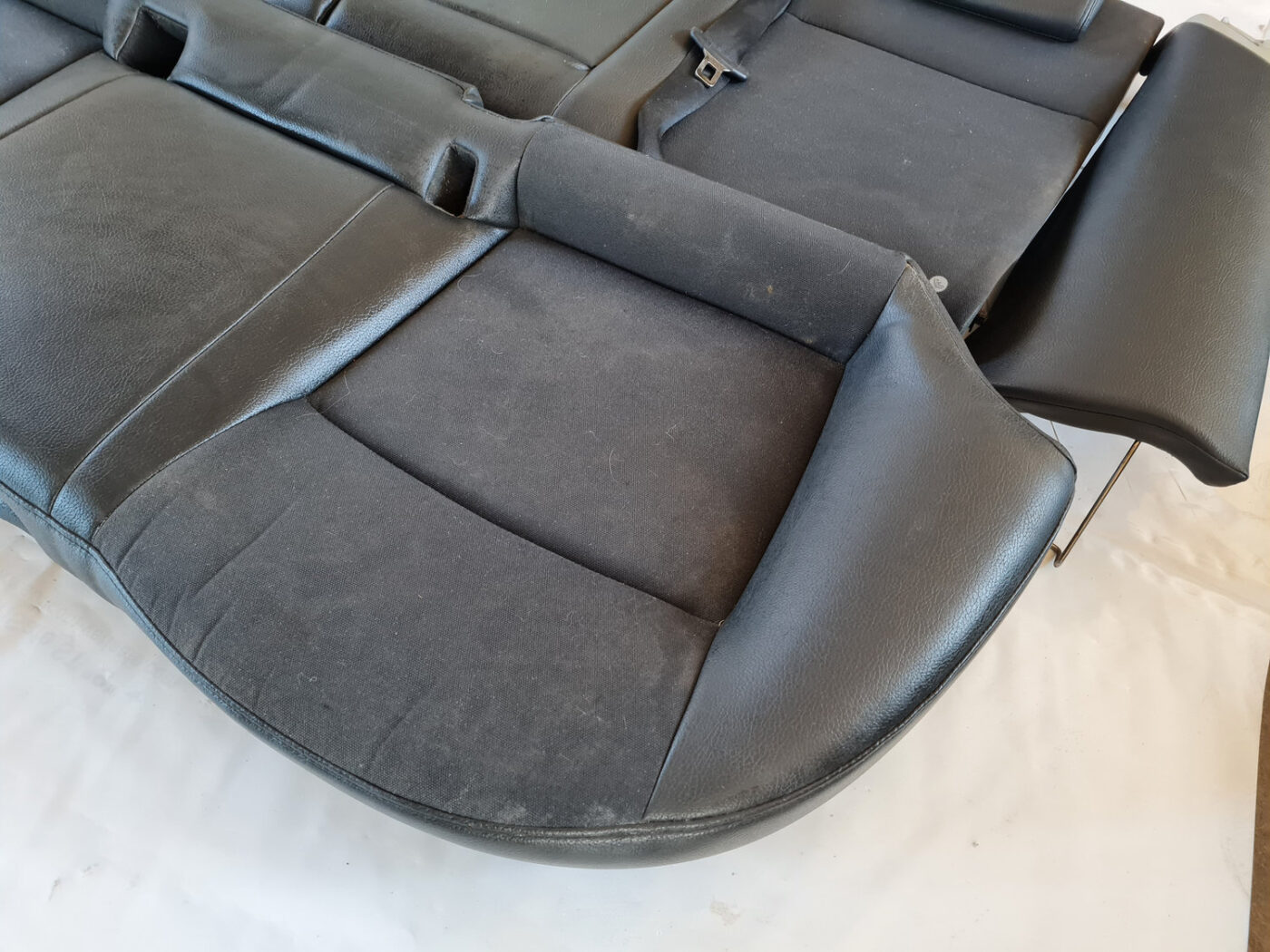 Aizmugurējais sēdeklis priekš SAAB 9-3 2009 7 Aizmugurējais sēdeklis priekš SAAB 9-3 2009