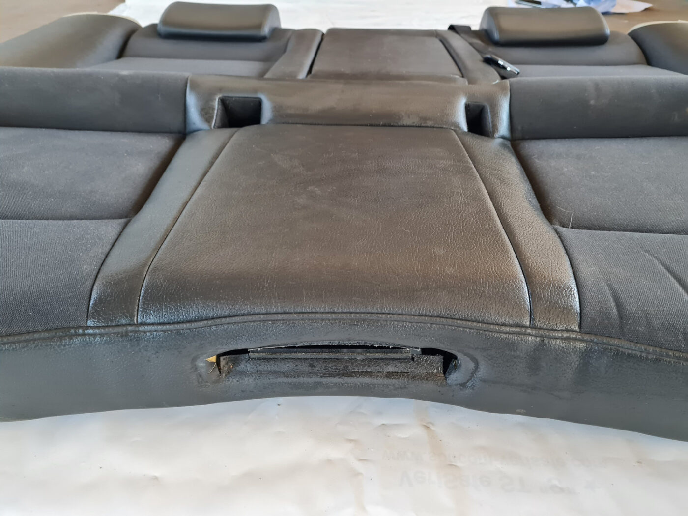 Aizmugurējais sēdeklis priekš SAAB 9-3 2009 6 Aizmugurējais sēdeklis priekš SAAB 9-3 2009