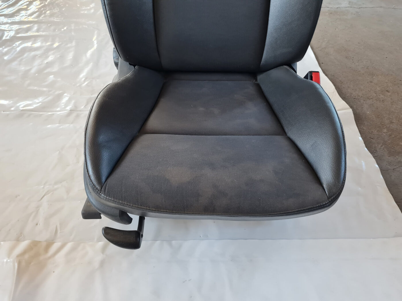 Priekšējais labais sēdeklis priekš SAAB 9-3 2009 3 Priekšējais labais sēdeklis priekš SAAB 9-3 2009