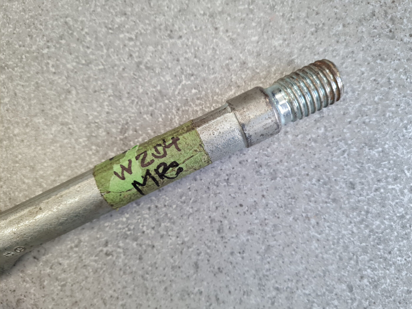 Vilkšanas āķis priekš MERCEDES BENZ CLS 320 2005 2 Vilkšanas āķis priekš MERCEDES BENZ CLS 320 2005