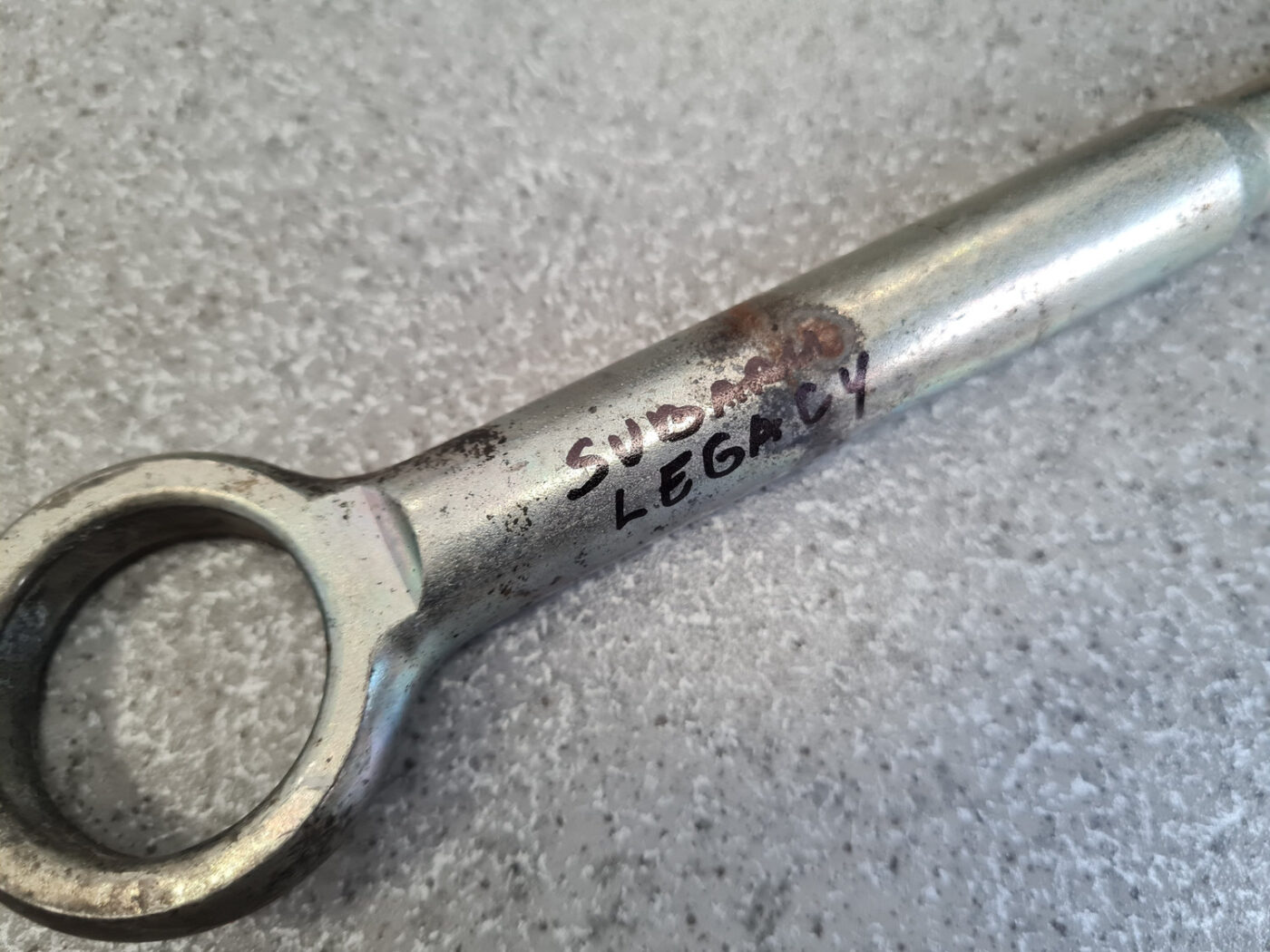 Vilkšanas āķis priekš SUBARU LEGACY 2010 2 Vilkšanas āķis priekš SUBARU LEGACY 2010