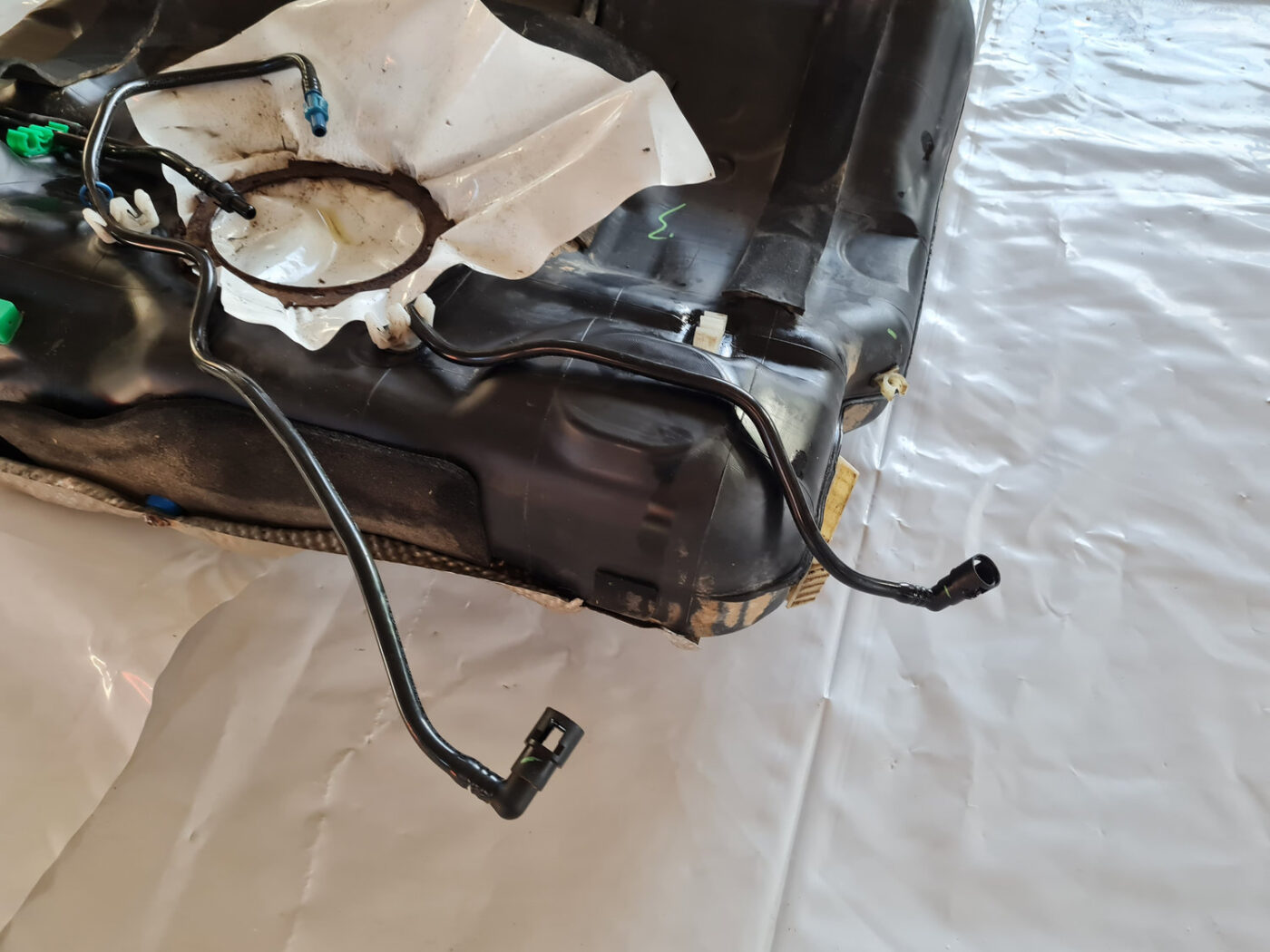 Degvielas tvertne priekš SAAB 9-3 2009 3 Degvielas tvertne priekš SAAB 9-3 2009