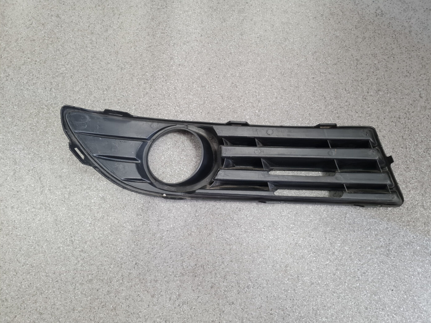 Miglas luktura reste, pa kreisi priekš VW POLO 2008 8 Miglas luktura reste, pa kreisi priekš VW POLO 2008