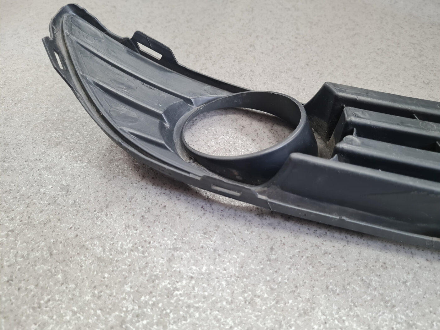 Miglas luktura reste, pa kreisi priekš VW POLO 2008 4 Miglas luktura reste, pa kreisi priekš VW POLO 2008