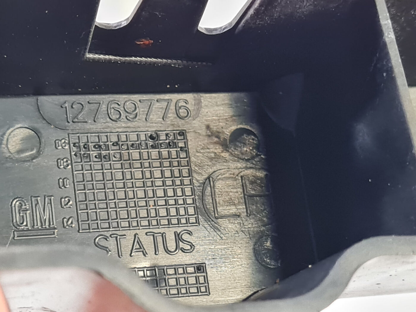 Priekšēja bufera kreisāis kronšteins priekš SAAB 9-3 2009 3 Priekšēja bufera kreisāis kronšteins priekš SAAB 9-3 2009