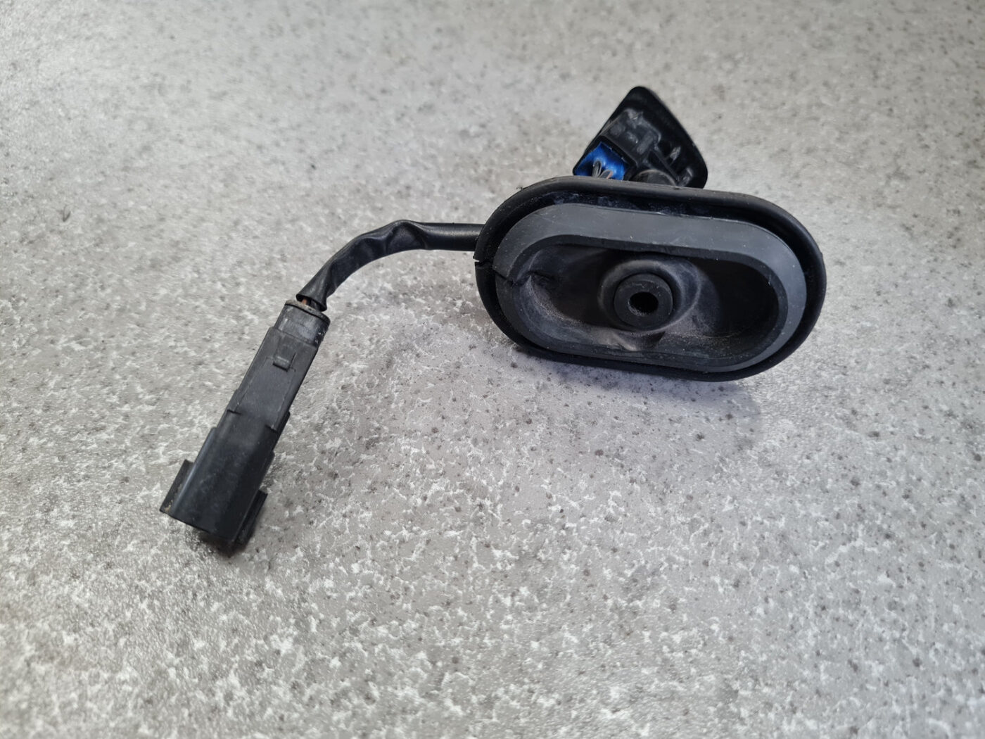 Vējstikla mazgāšanas šķidruma sprausla priekš VOLVO XC60 2009 7 Vējstikla mazgāšanas šķidruma sprausla priekš VOLVO XC60 2009