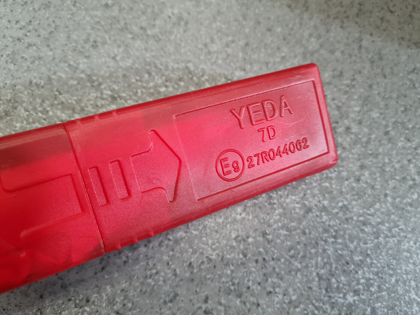 Brīdinājuma trīsstūris priekš MERCEDES BENZ E250 W212 2014 3 Brīdinājuma trīsstūris priekš MERCEDES BENZ E250 W212 2014