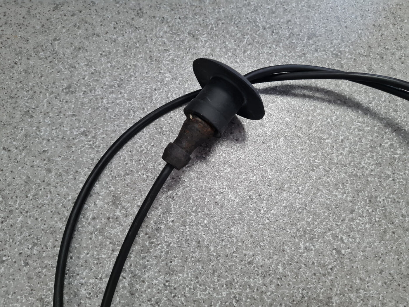 Pārsega slēdzenes trose priekš CITROEN PICASSO 2007 6 Pārsega slēdzenes trose priekš CITROEN PICASSO 2007