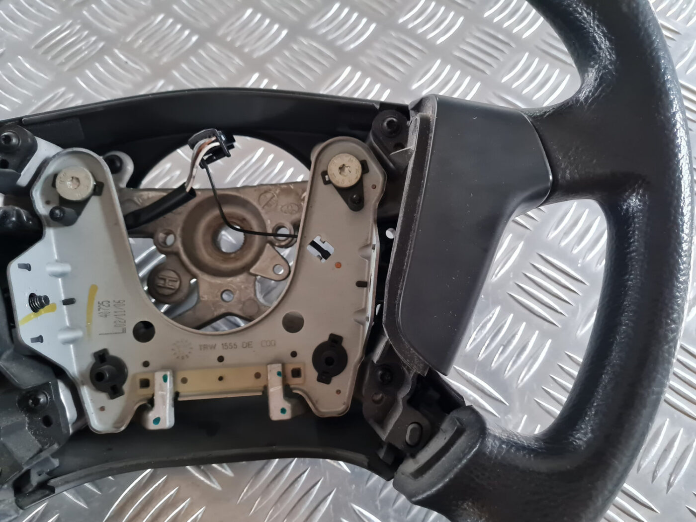 Stūre priekš TOYOTA AVENSIS 2007 UNIVERSAL 12 Stūre priekš TOYOTA AVENSIS 2007 UNIVERSAL