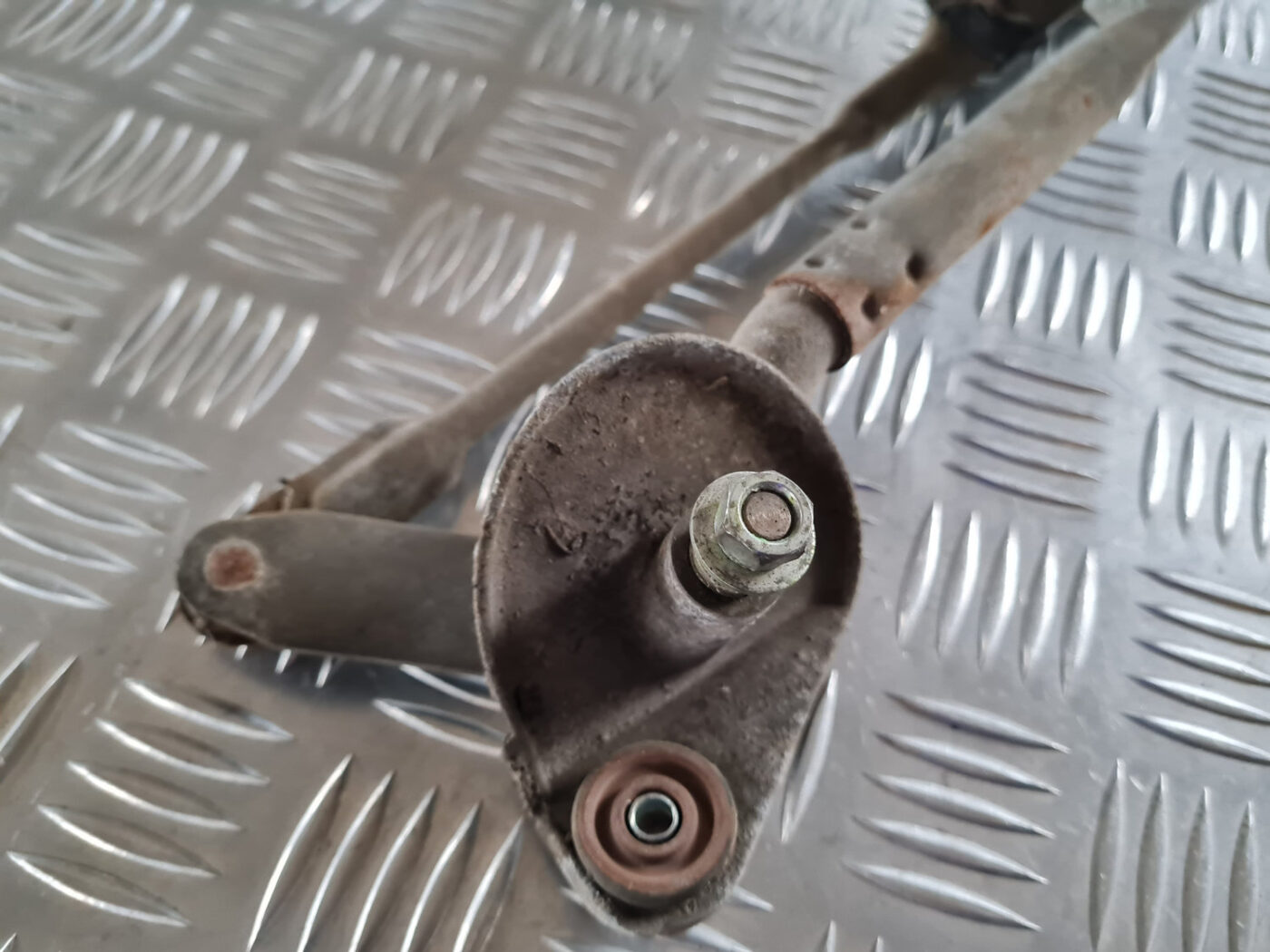 Vējstikla tīrīšanas mehānisms priekš TOYOTA AVENSIS 2007 UNIVERSAL 2 Vējstikla tīrīšanas mehānisms priekš TOYOTA AVENSIS 2007 UNIVERSAL