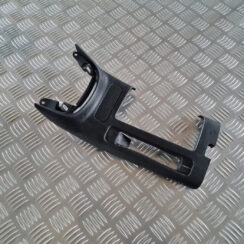 Centrālās konsoles (apdares) vidēja daļa priekš TOYOTA AVENSIS 2007 UNIVERSAL