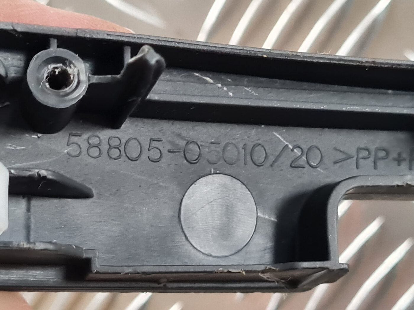 Centrālās konsoles (apdares) vidēja daļa priekš TOYOTA AVENSIS 2007 UNIVERSAL 3 Centrālās konsoles (apdares) vidēja daļa priekš TOYOTA AVENSIS 2007 UNIVERSAL