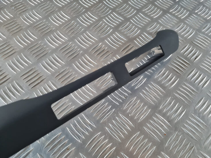 Mērinstrumentu paneļa dekoratīvā uzlika priekš TOYOTA AVENSIS 2007 UNIVERSAL