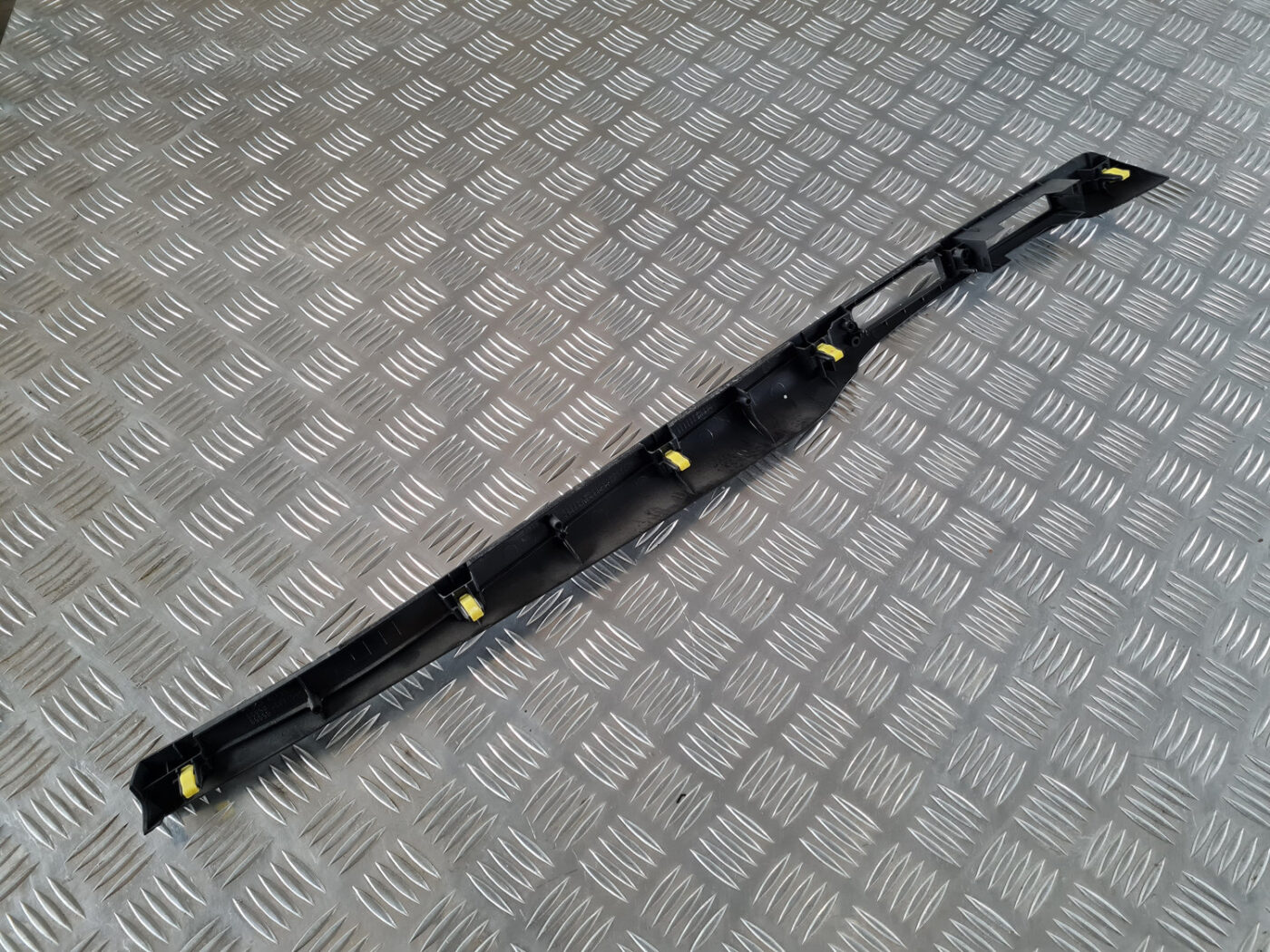 Mērinstrumentu paneļa dekoratīvā uzlika priekš TOYOTA AVENSIS 2007 UNIVERSAL 4 Mērinstrumentu paneļa dekoratīvā uzlika priekš TOYOTA AVENSIS 2007 UNIVERSAL