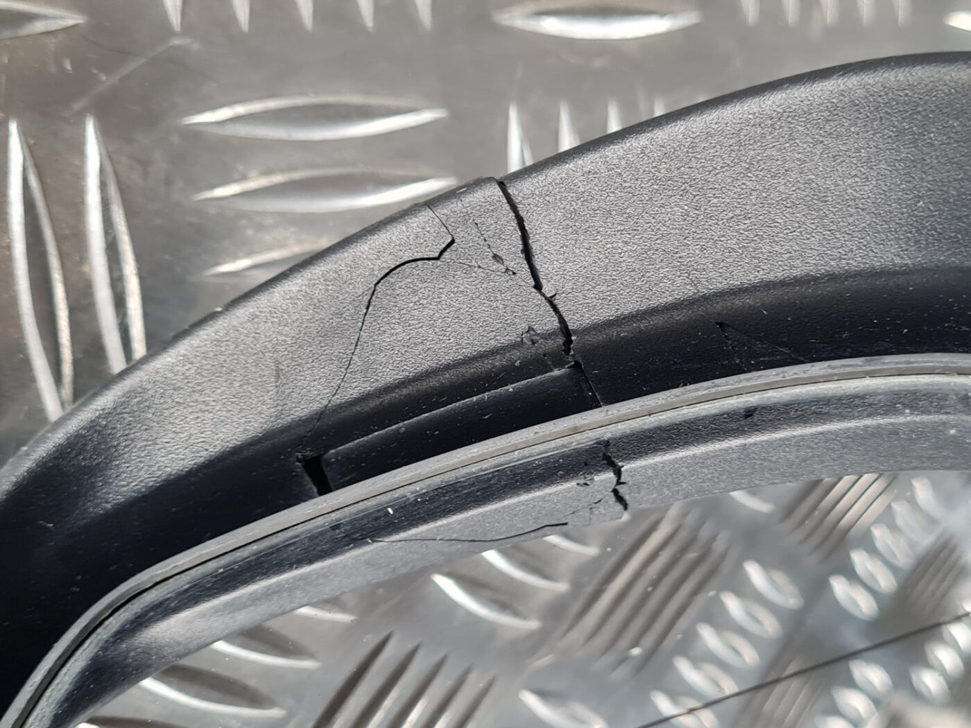 Ārējais spogulis, pa kreisi priekš TOYOTA AVENSIS 2007 UNIVERSAL 6 Ārējais spogulis, pa kreisi priekš TOYOTA AVENSIS 2007 UNIVERSAL