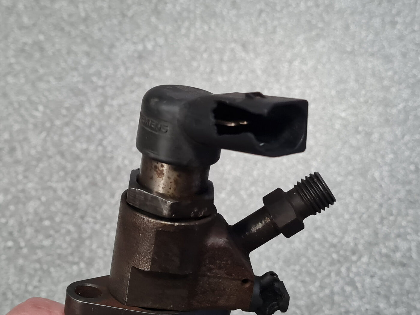 Degvielas smidzinātājs priekš VOLVO C30 2008 SILVER 6 Degvielas smidzinātājs priekš VOLVO C30 2008 SILVER