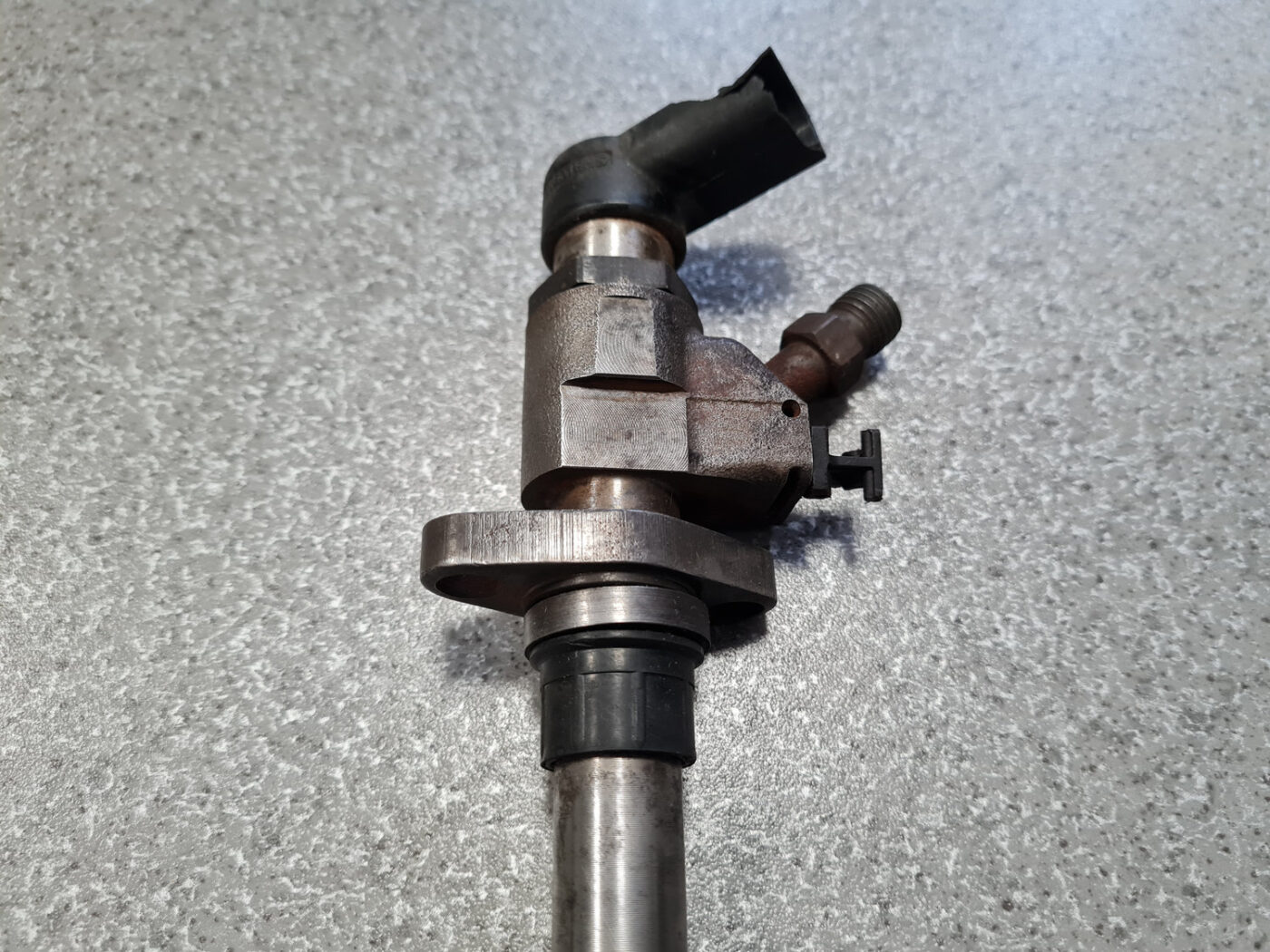 Degvielas smidzinātājs priekš VOLVO C30 2008 SILVER 7 Degvielas smidzinātājs priekš VOLVO C30 2008 SILVER