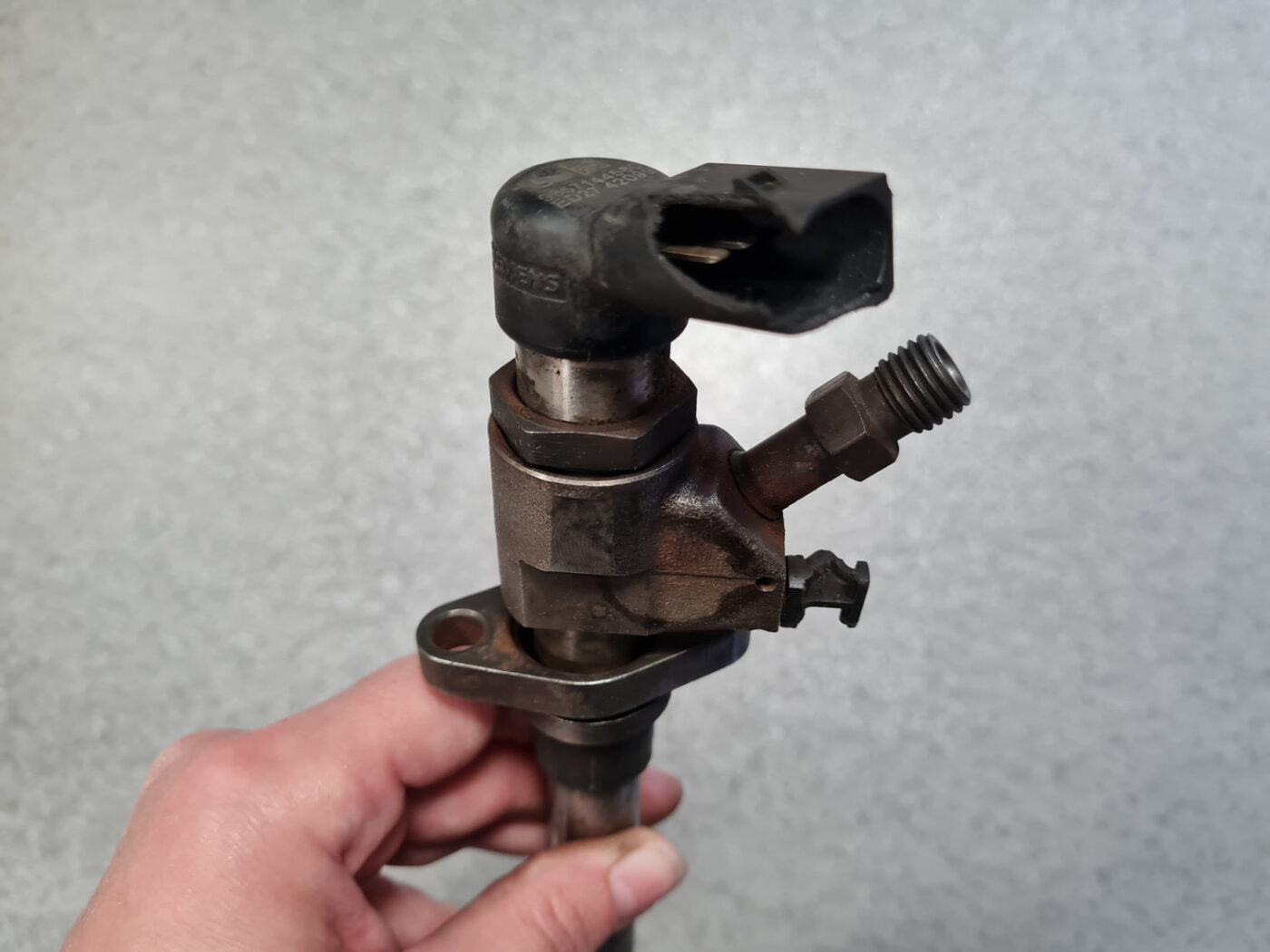 Degvielas smidzinātājs priekš VOLVO C30 2008 SILVER 5 Degvielas smidzinātājs priekš VOLVO C30 2008 SILVER