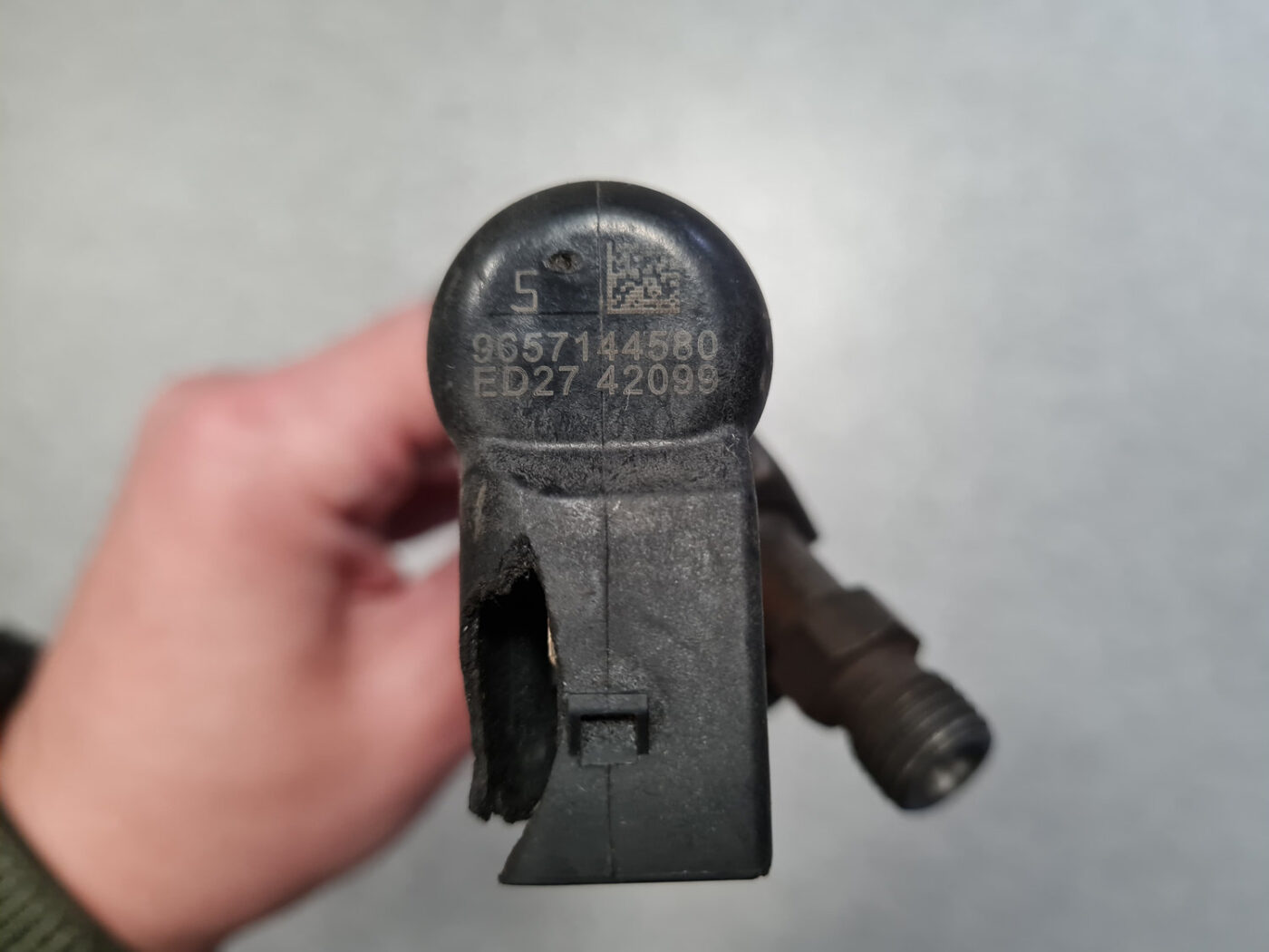 Degvielas smidzinātājs priekš VOLVO C30 2008 SILVER 4 Degvielas smidzinātājs priekš VOLVO C30 2008 SILVER