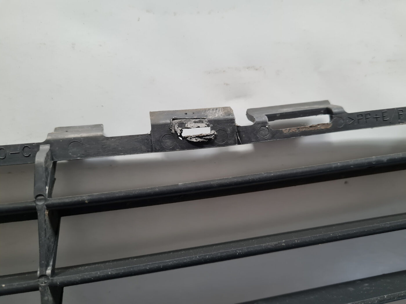 Bufera reste priekš TOYOTA AVENSIS 2007 UNIVERSAL 6 Bufera reste priekš TOYOTA AVENSIS 2007 UNIVERSAL