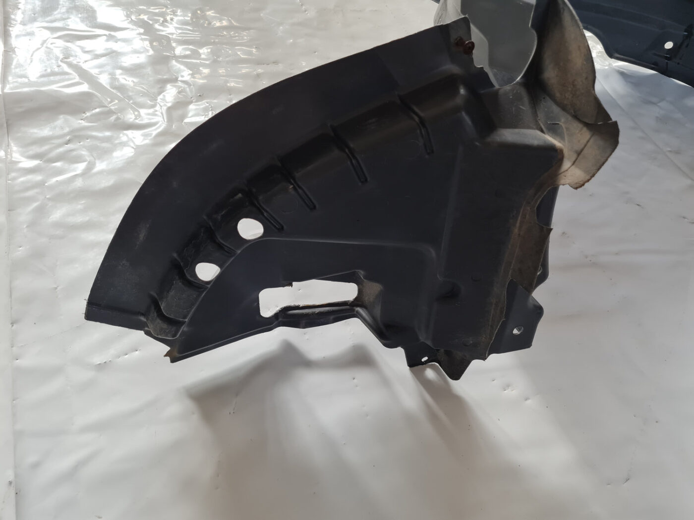 Priekšējais kreisais paspārns priekš TOYOTA AVENSIS 2007 UNIVERSAL 2 Priekšējais kreisais paspārns priekš TOYOTA AVENSIS 2007 UNIVERSAL